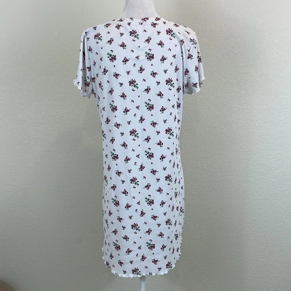 Laura Ashley purple white floral nightgown size large - Picture 4 of 10